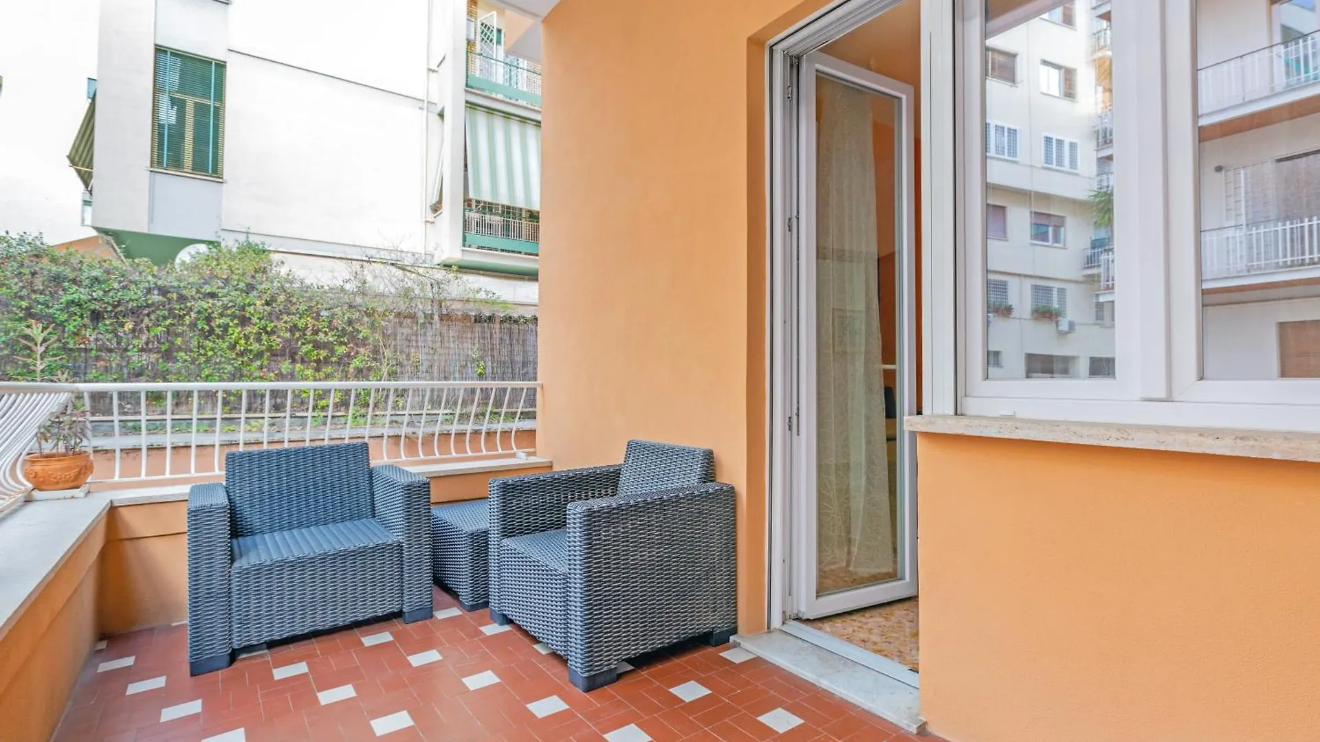 10 Minutes By Car From St Peter'S Basilica Apartment